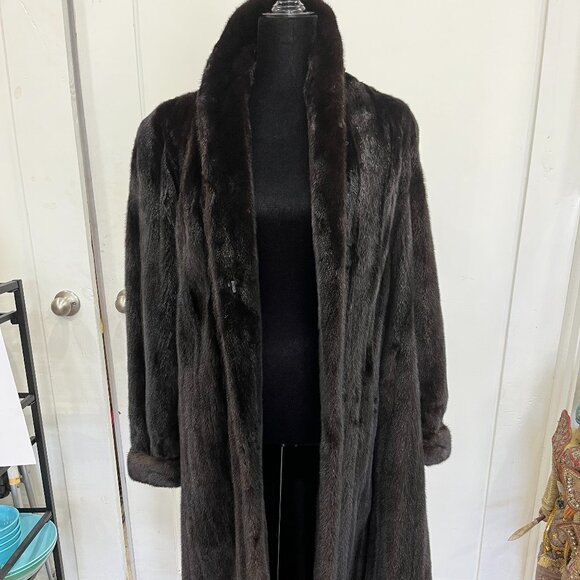 Beautiful Black Mink Coat - Picture 1 of 2